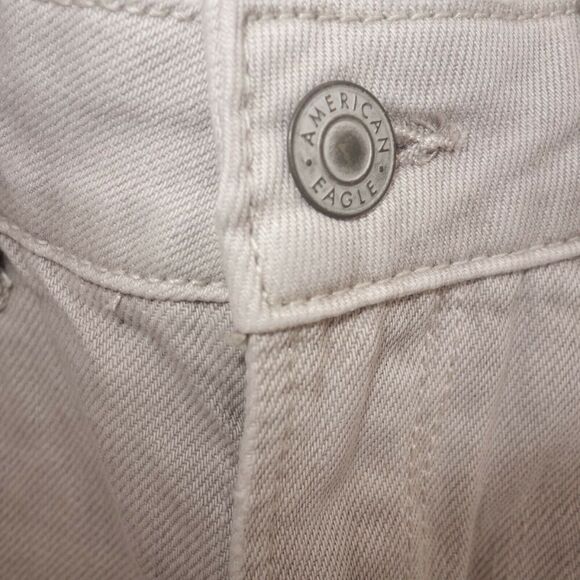 NEW American Eagle High Rise Mom Jeans Ripped Distressed Gray 6 Short - Picture 4 of 11